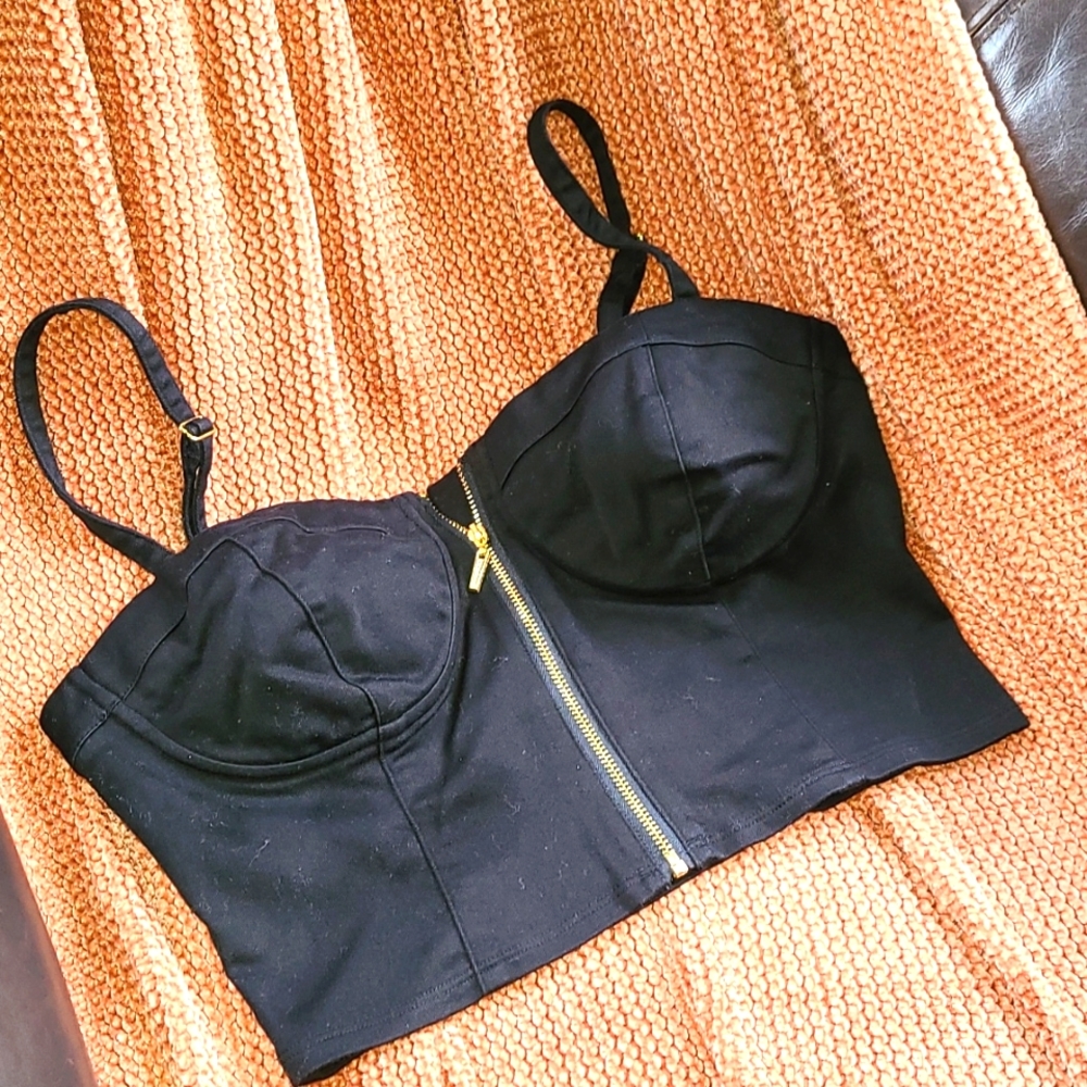 Guess crop top with zipper front. Size small